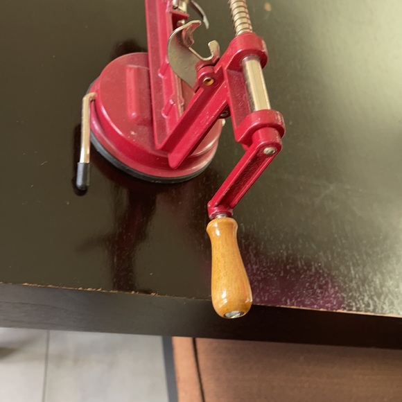 Apple peeler in very good condition- gently used - Picture 2 of 2